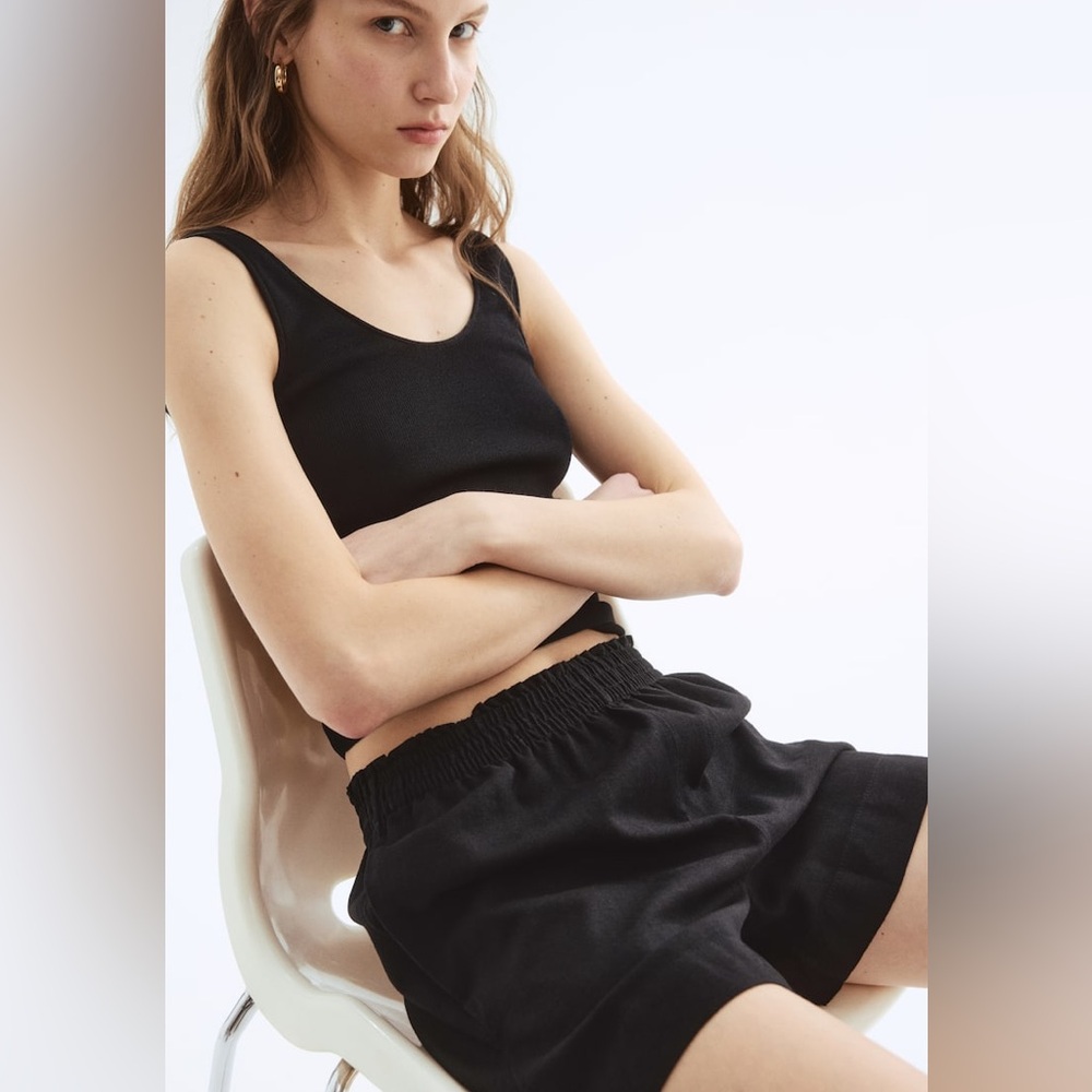 Women's H&M Black linen blend Shorts pull on size M - Picture 3 of 10